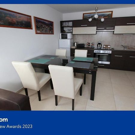 Blonde River Apartman Soter Seghedin Exterior foto
