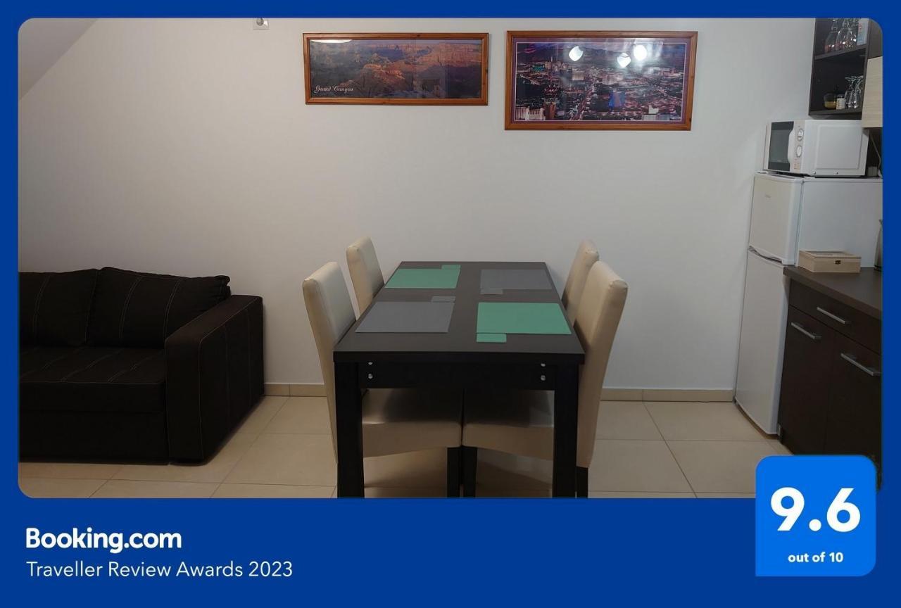 Blonde River Apartman Soter Seghedin Exterior foto