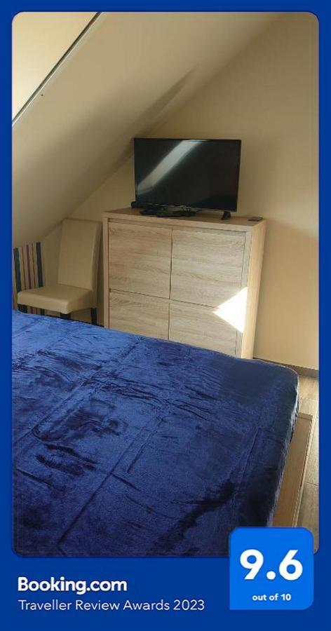 Blonde River Apartman Soter Seghedin Exterior foto