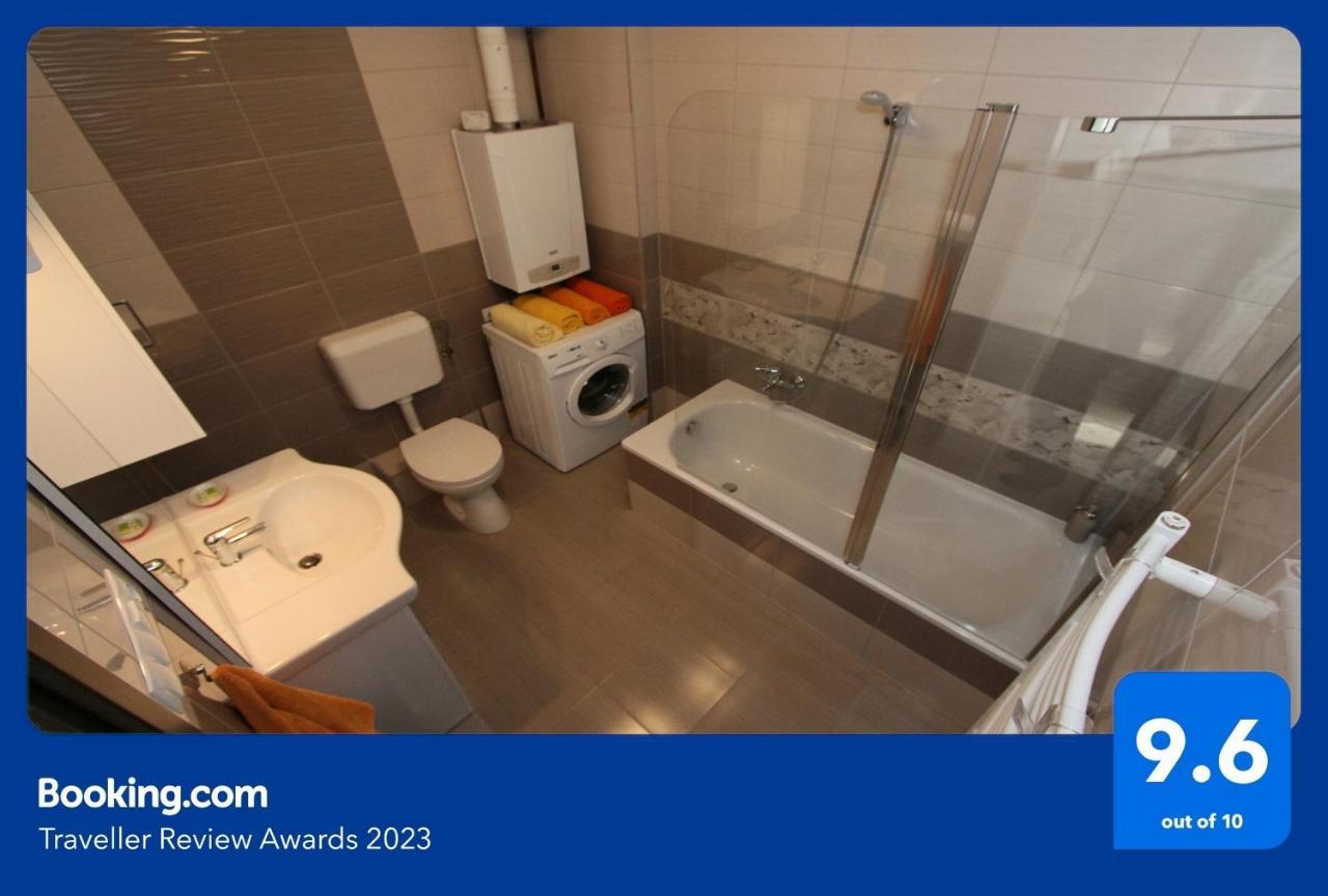 Blonde River Apartman Soter Seghedin Exterior foto
